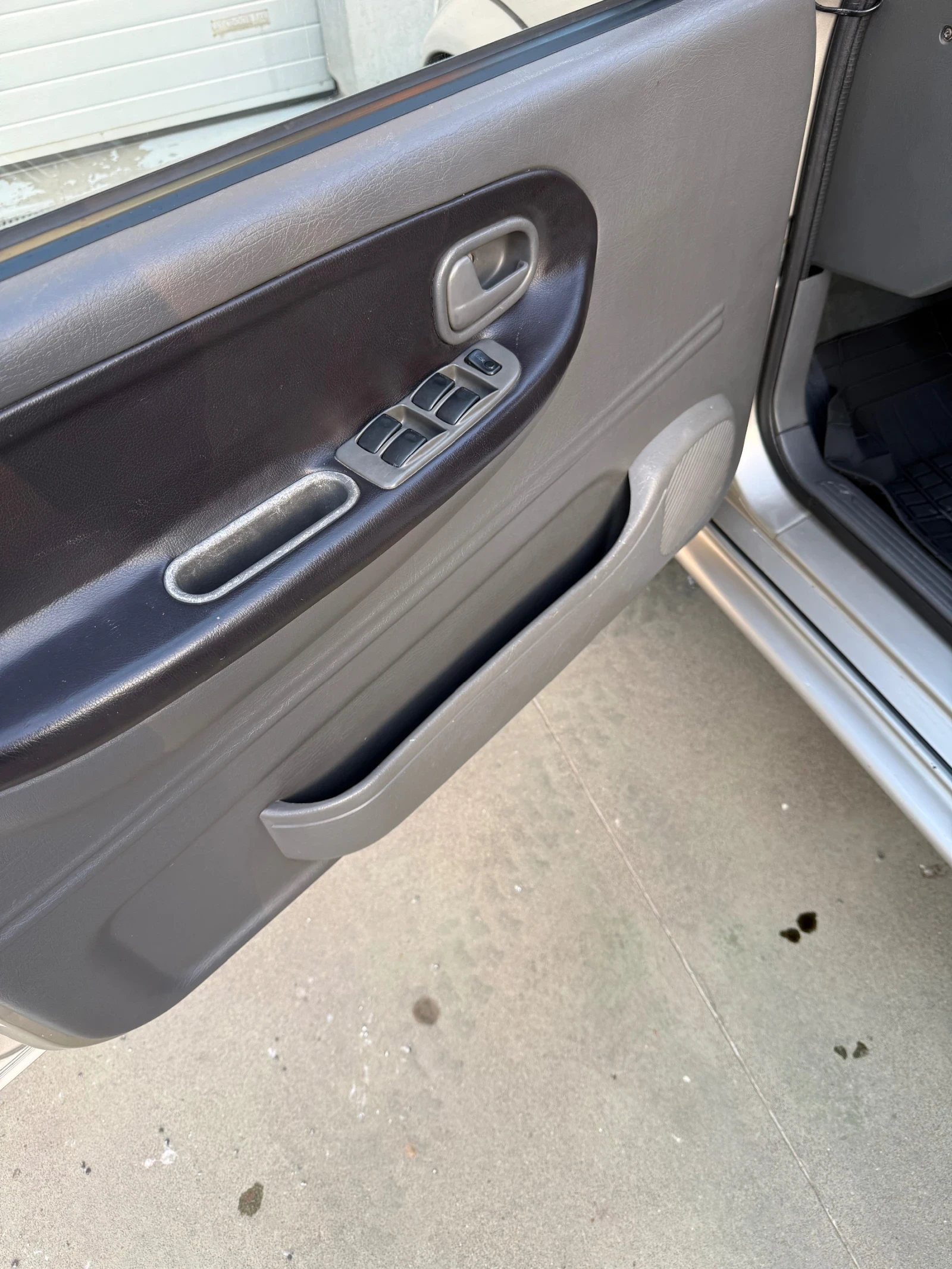 Kia Sportage 2.0 (128 кс), снимка 7 - Автомобили и джипове - 54230683