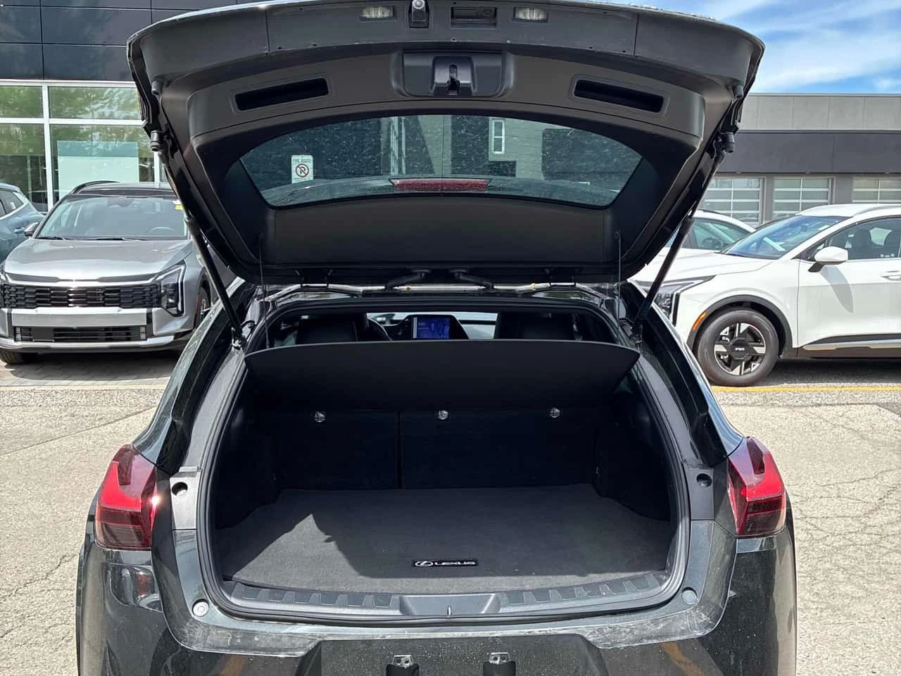 Lexus UX * 250h * CARFAX * ����� �� �����������  | Mobile.bg � ����������� 12