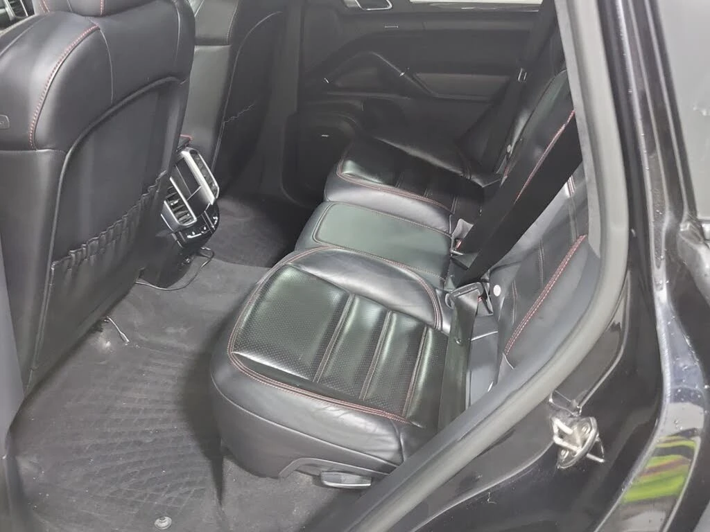 Porsche Cayenne GTS* PDK* FACELIFT* 360КАМЕРА* КЕЙЛЕС* , снимка 5 - Автомобили и джипове - 55575599