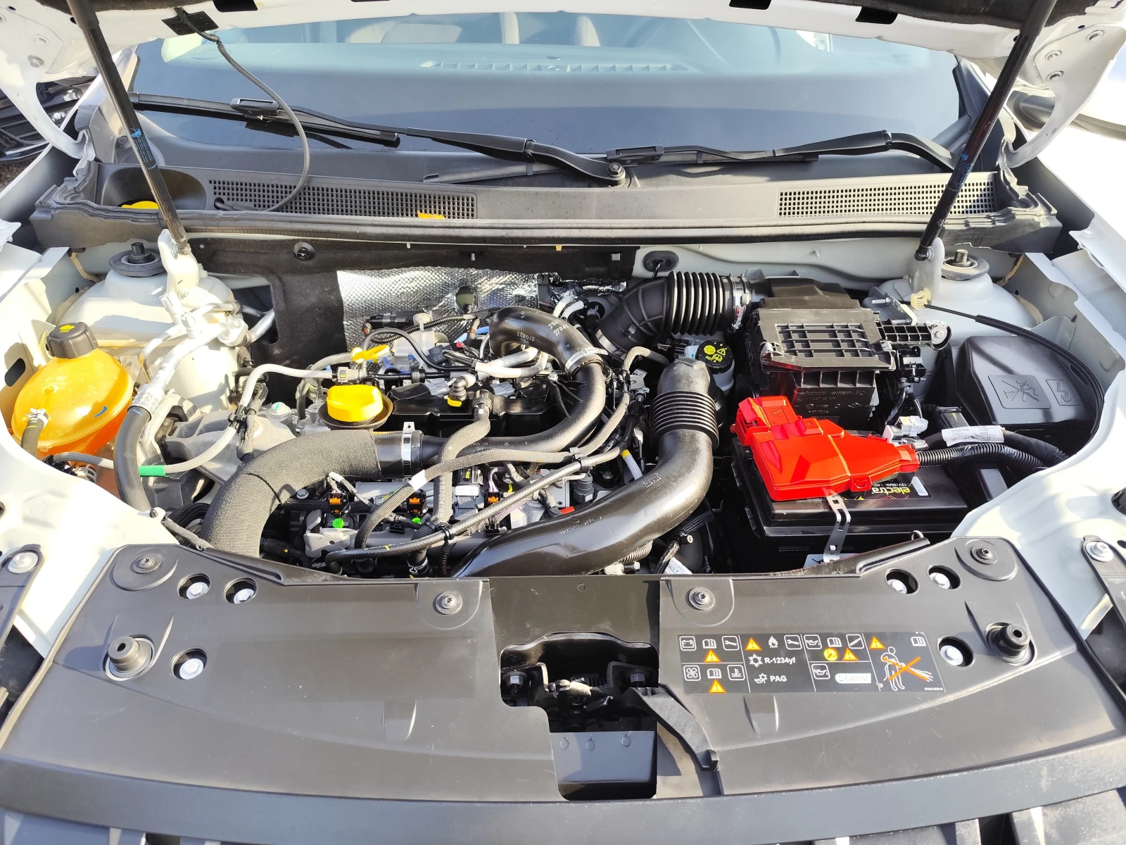 Dacia Duster 1.0i/GPL* EXPRESSION* LED* ANDROUD AUTO* , снимка 14 - Автомобили и джипове - 56632896