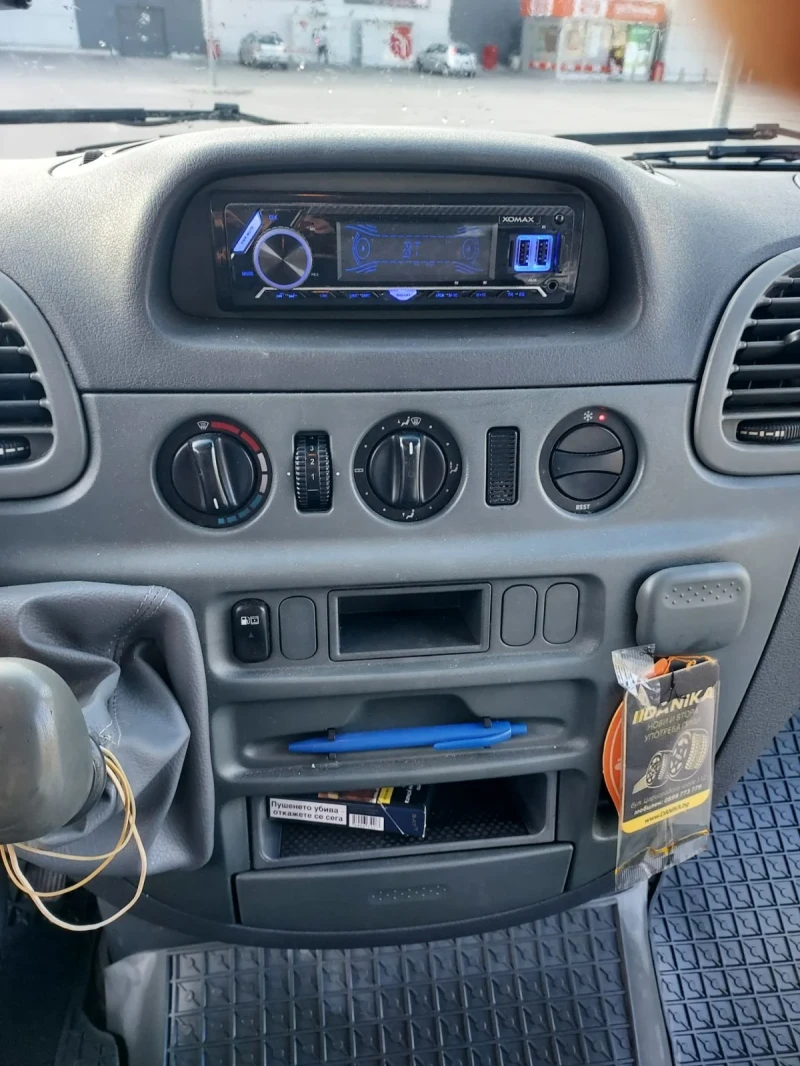 Mercedes-Benz Sprinter 413 Фургон, снимка 12 - Бусове и автобуси - 52313579