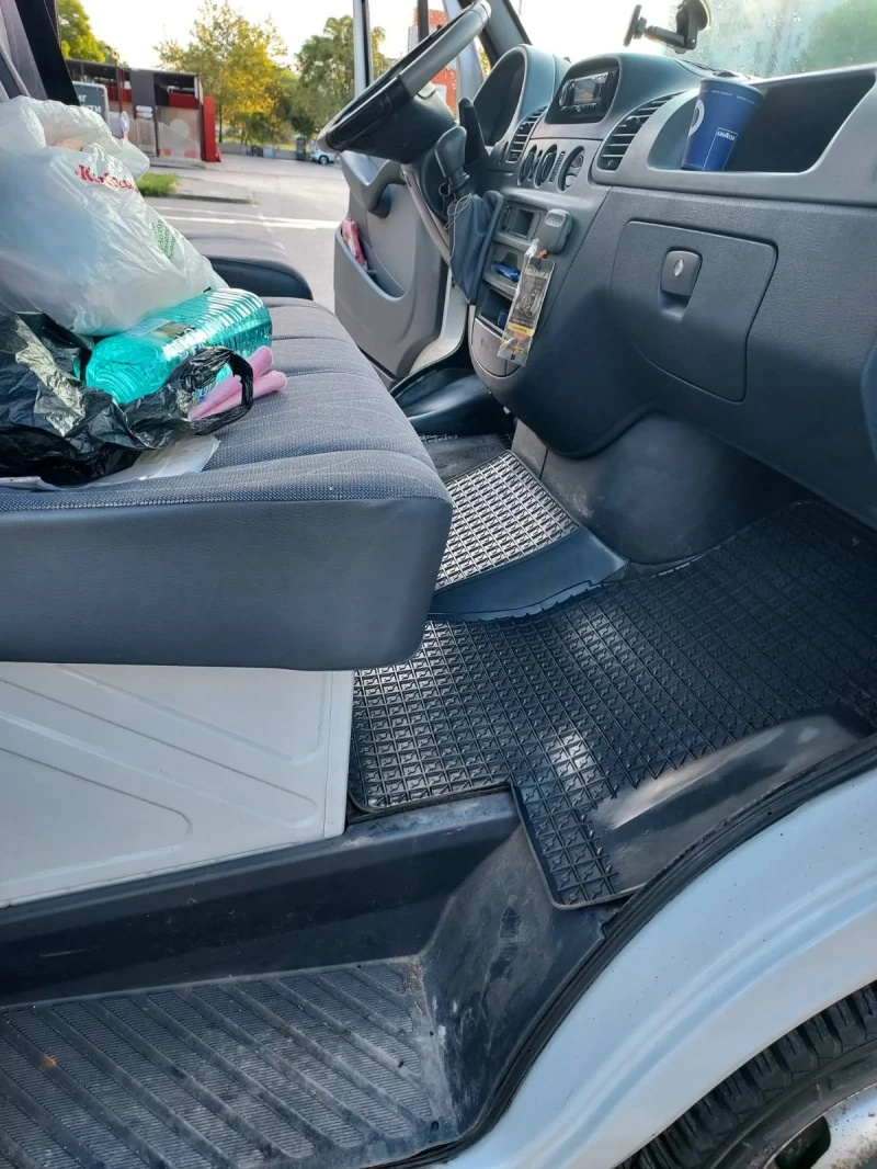 Mercedes-Benz Sprinter 413 Фургон, снимка 13 - Бусове и автобуси - 52313579