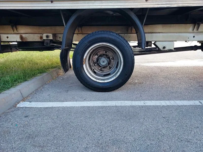 Mercedes-Benz Sprinter 413 Фургон, снимка 2 - Бусове и автобуси - 52313579