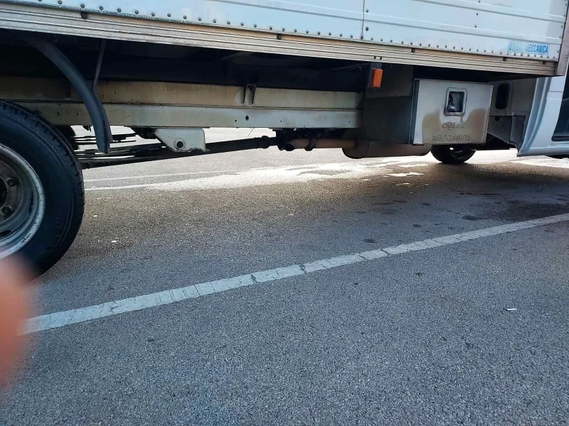 Mercedes-Benz Sprinter 413 Фургон, снимка 9 - Бусове и автобуси - 52313579