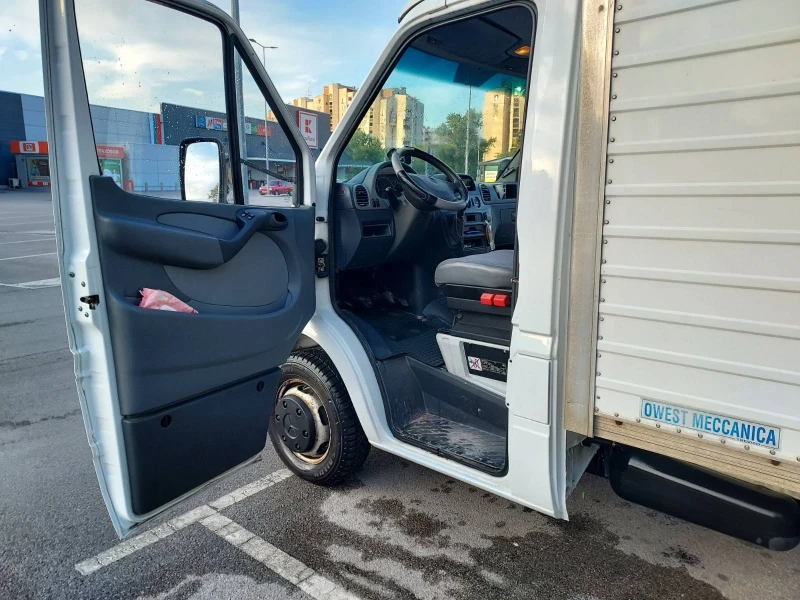 Mercedes-Benz Sprinter 413 Фургон, снимка 11 - Бусове и автобуси - 52313579