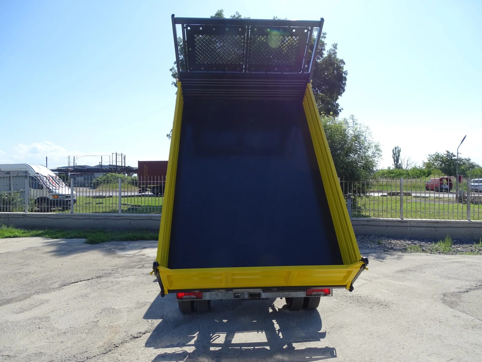 Iveco 35c18 3.0HPI  КАТ. * Б * ТРИСТРАНЕН САМОСВАЛ * , снимка 5 - Бусове и автобуси - 54956955