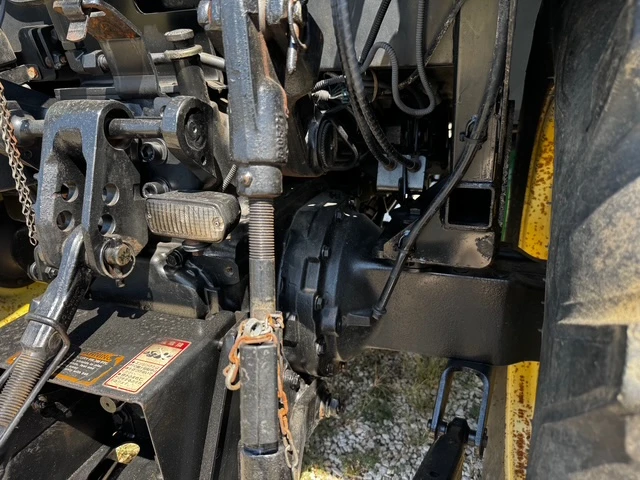 Трактор John Deere 5320 - изображение 4