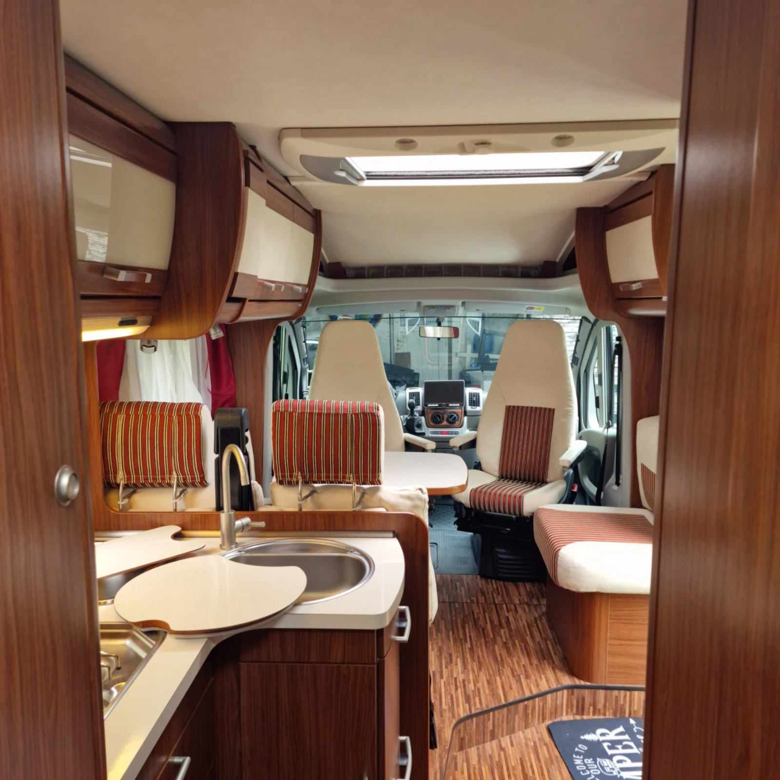 Кемпер HYMER / ERIBA T 664 SL , снимка 10 - Каравани и кемпери - 54440338