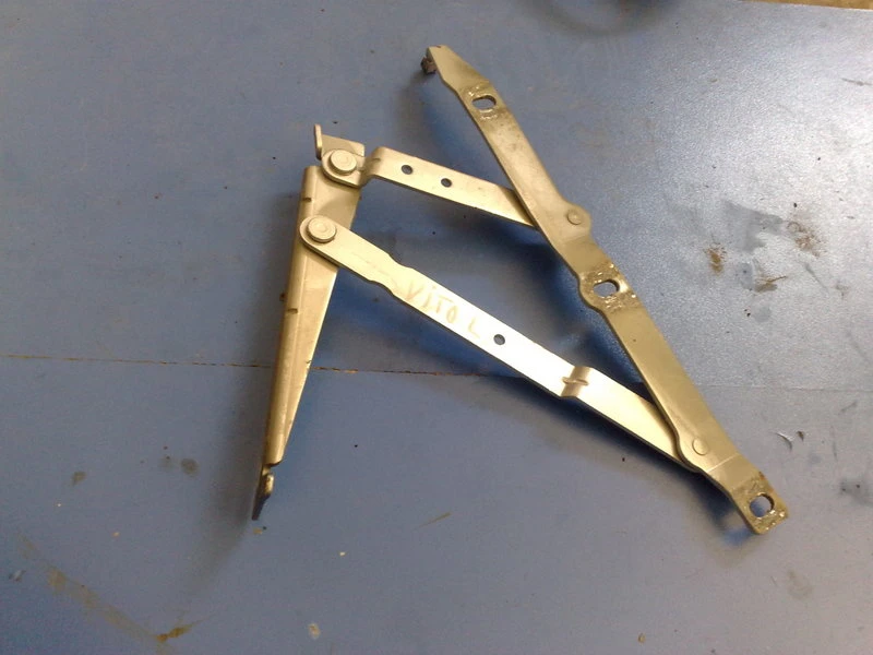 Панта преден капак за Мерцедес Вито(лява)