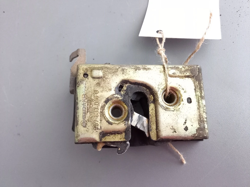 Брава врата предна дясна Фолксваген Пасат 1.8Б 