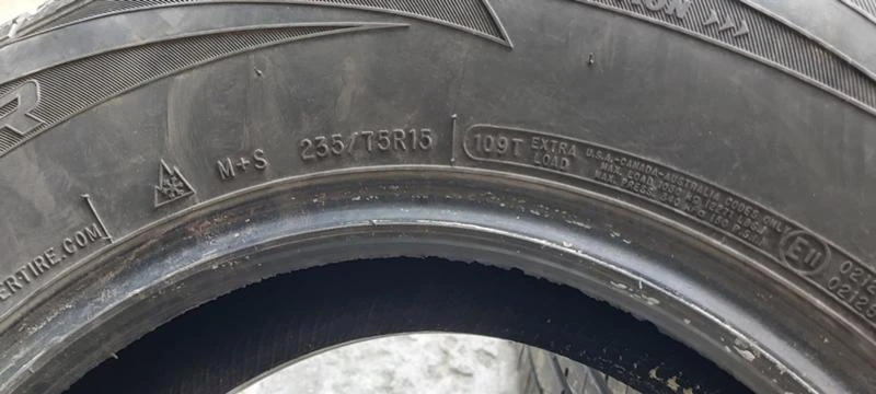 Гуми Зимни 235/75R15, снимка 7 - Гуми и джанти - 33034183