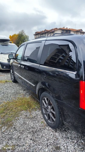 Chrysler Town and Country, снимка 3