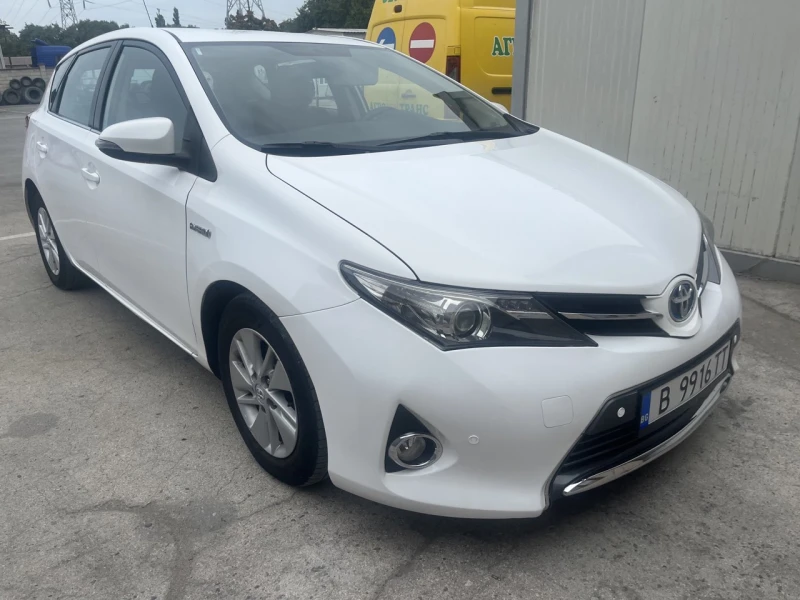 Toyota Auris, снимка 3 - Автомобили и джипове - 47217602