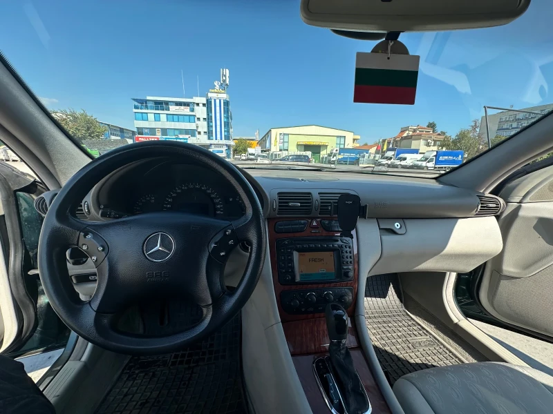 Mercedes-Benz C 220, снимка 16 - Автомобили и джипове - 47516031