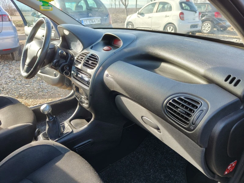 Peugeot 206 1.4 88КС. Газ бензин , снимка 11 - Автомобили и джипове - 48443803