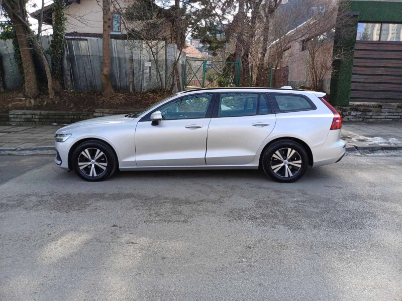 Volvo V60 2.0 D3, снимка 2 - Автомобили и джипове - 49301970