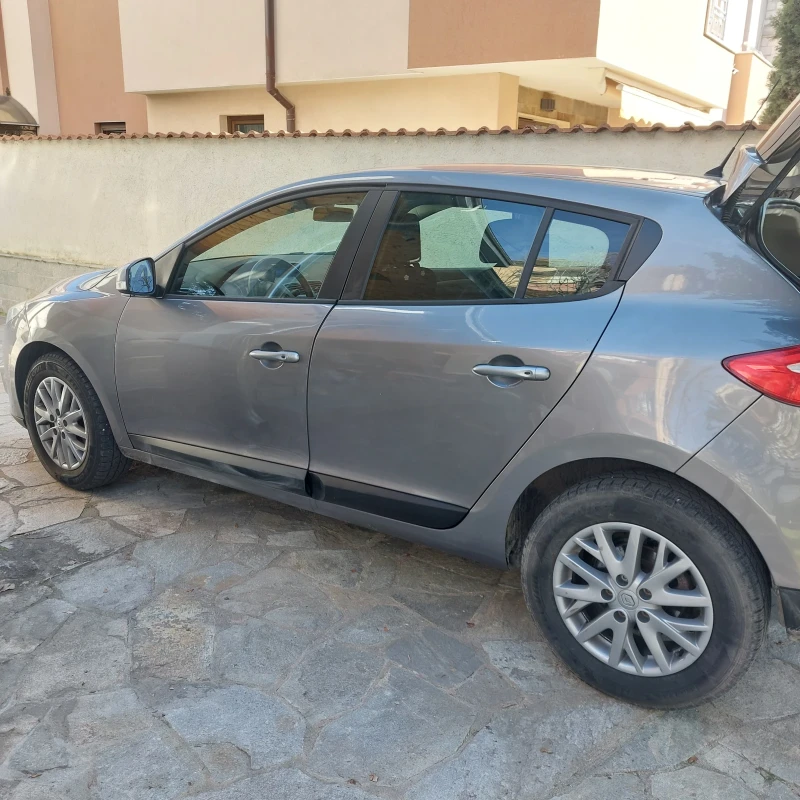 Renault Megane, снимка 3 - Автомобили и джипове - 49365602