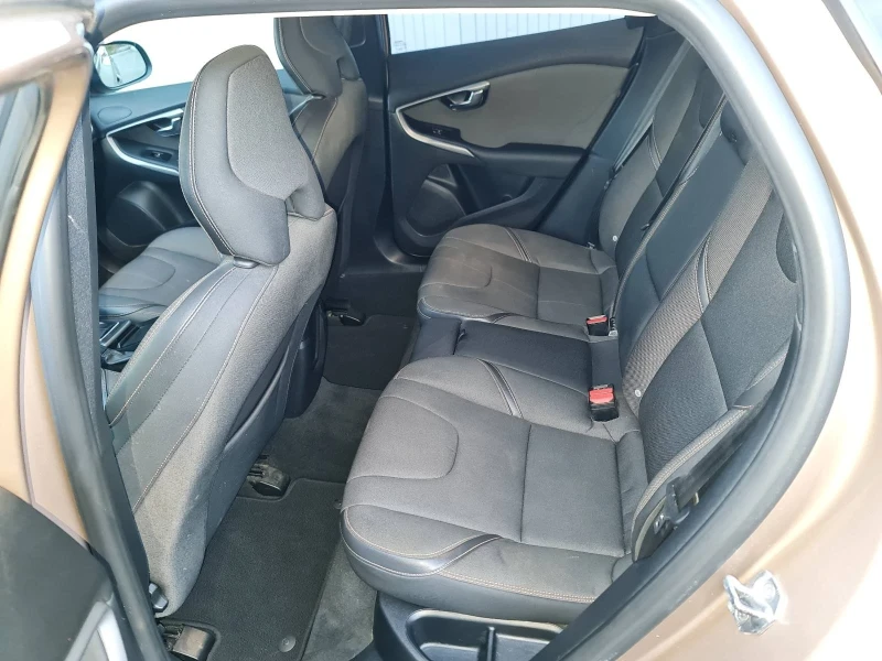 Volvo V40 Cross Country T4 AWD TURBO, снимка 14 - Автомобили и джипове - 51352601