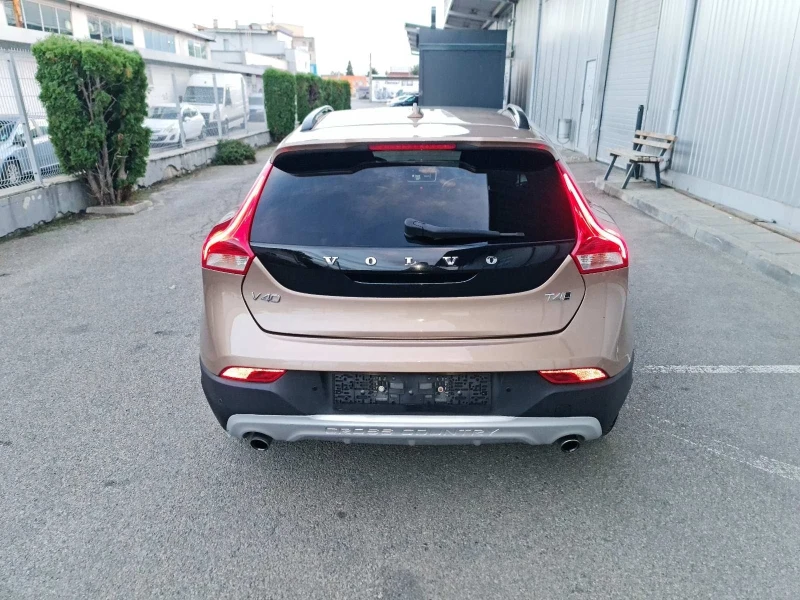 Volvo V40 Cross Country T4 AWD TURBO, снимка 3 - Автомобили и джипове - 51352601