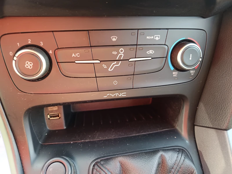 Ford Focus 1.5D, снимка 15 - Автомобили и джипове - 51386984