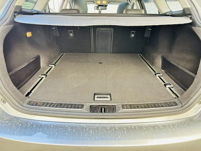 Toyota Avensis 2.0 D-4D 6MT Luxury, снимка 8 - Автомобили и джипове - 52603334