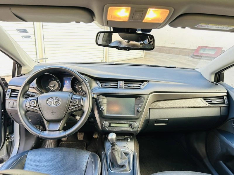 Toyota Avensis 2.0 D-4D 6MT Luxury, снимка 6 - Автомобили и джипове - 52603334