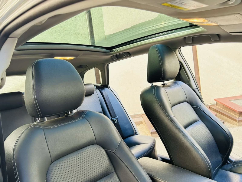 Toyota Avensis 2.0 D-4D 6MT Luxury, снимка 10 - Автомобили и джипове - 52603334