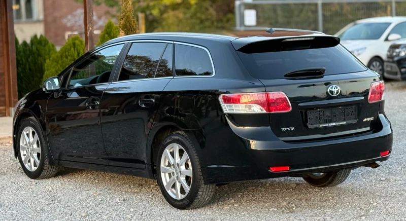 Toyota Avensis 2.0D-4D 126кс * Навигация* * Камера* * KeyLess* , снимка 4 - Автомобили и джипове - 52124087