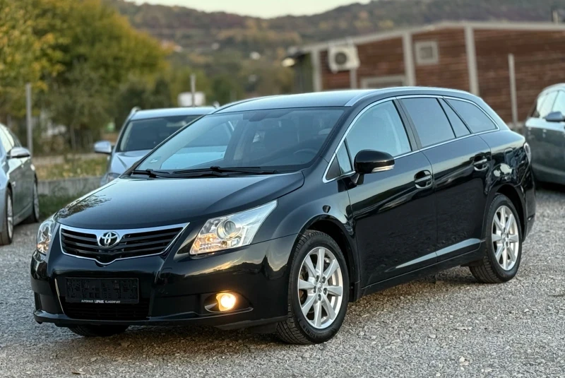 Toyota Avensis 2.0D-4D 126кс * Навигация* * Камера* * KeyLess* , снимка 3 - Автомобили и джипове - 52124087