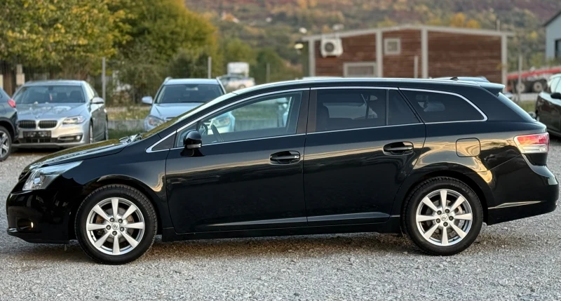 Toyota Avensis 2.0D-4D 126кс * Навигация* * Камера* * KeyLess* , снимка 7 - Автомобили и джипове - 52124087