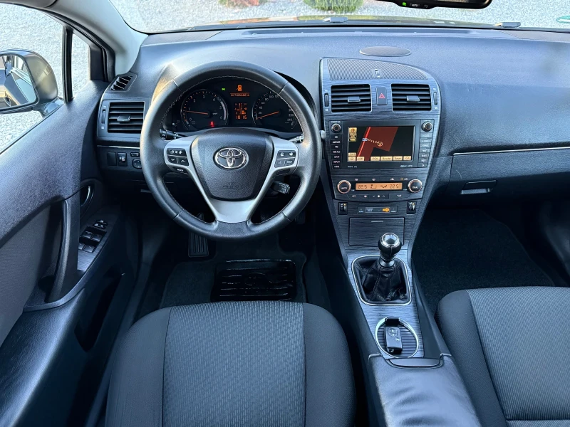 Toyota Avensis 2.0D-4D 126кс * Навигация* * Камера* * KeyLess* , снимка 10 - Автомобили и джипове - 52124087