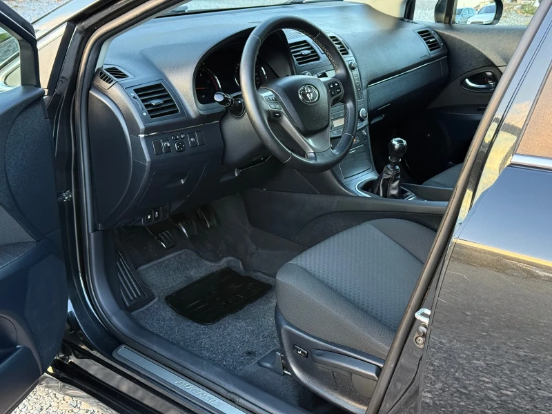 Toyota Avensis 2.0D-4D 126кс * Навигация* * Камера* * KeyLess* , снимка 9 - Автомобили и джипове - 52124087