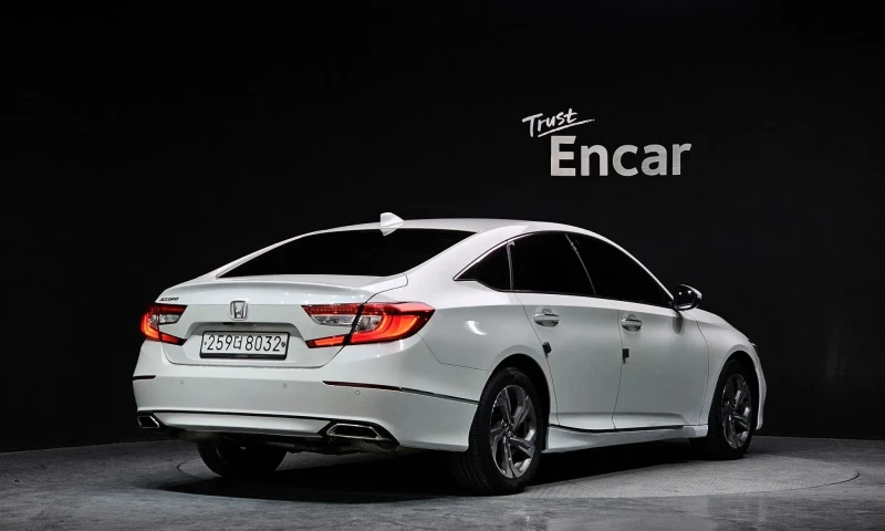 Honda Accord 1.5 Turbo, снимка 2 - Автомобили и джипове - 52551319