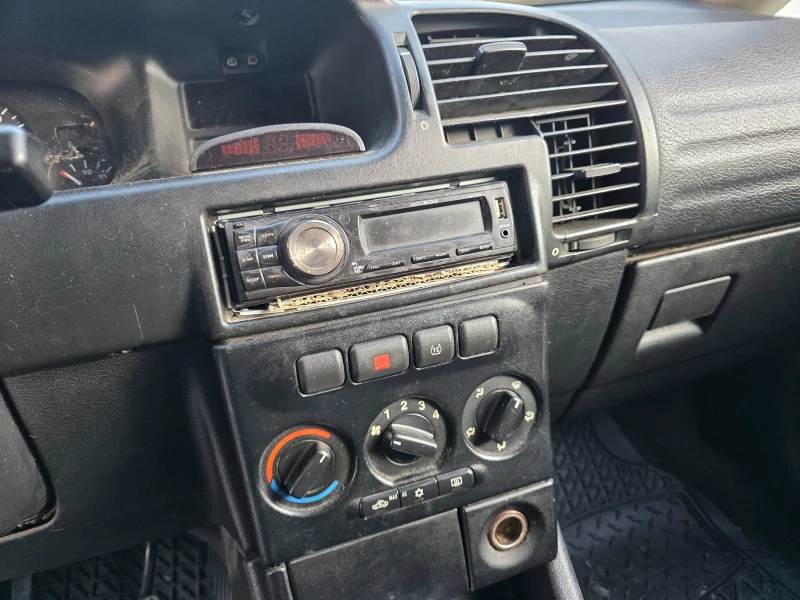 Opel Zafira 1.8 ГАЗ/Бензин, снимка 8 - Автомобили и джипове - 52869259