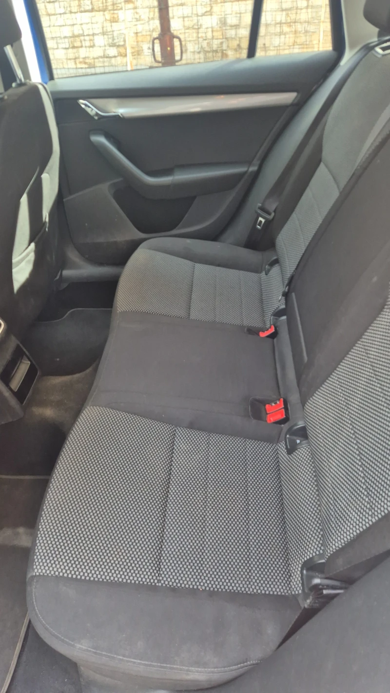 Skoda Octavia, снимка 9 - Автомобили и джипове - 52873947