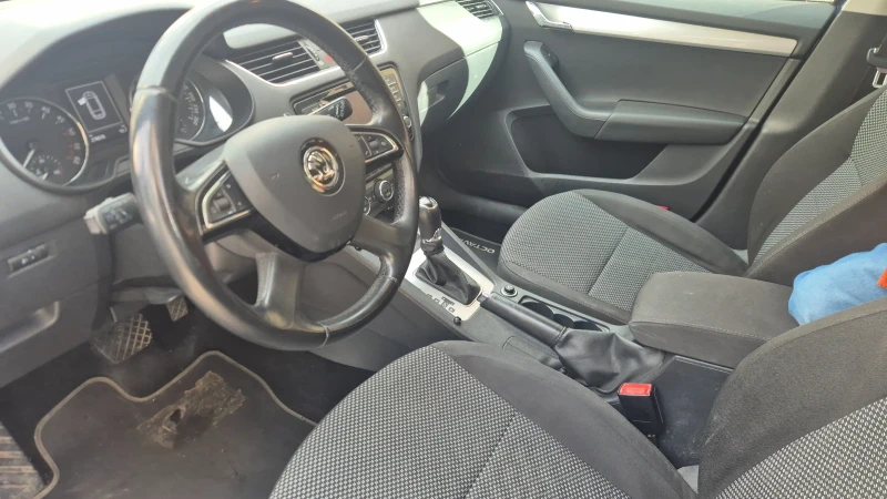 Skoda Octavia, снимка 8 - Автомобили и джипове - 52873947