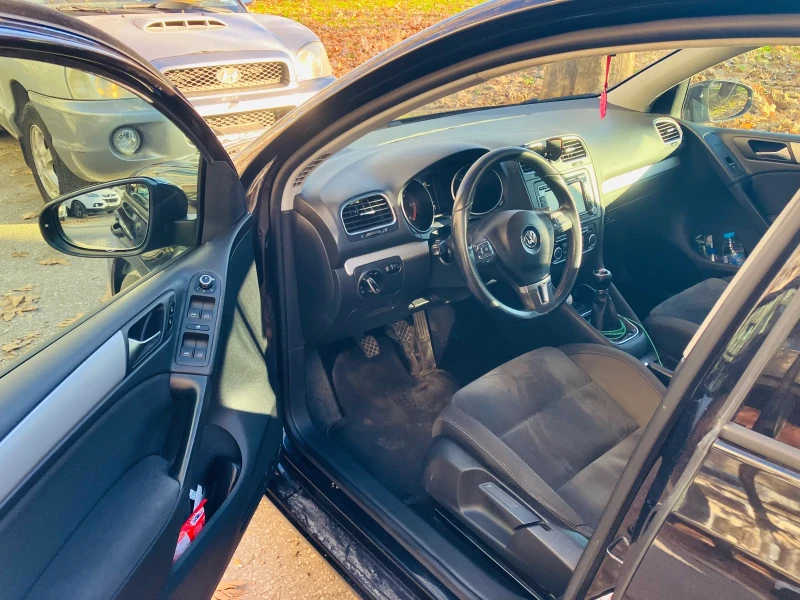 VW Golf 1.6 TDI , снимка 3 - Автомобили и джипове - 52929589