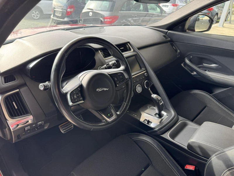 Jaguar E-pace 2.0D* AWD* 150ps* R-DINAMIC* 126хл.км* КОЖА* НАВИ*, снимка 9 - Автомобили и джипове - 53535139