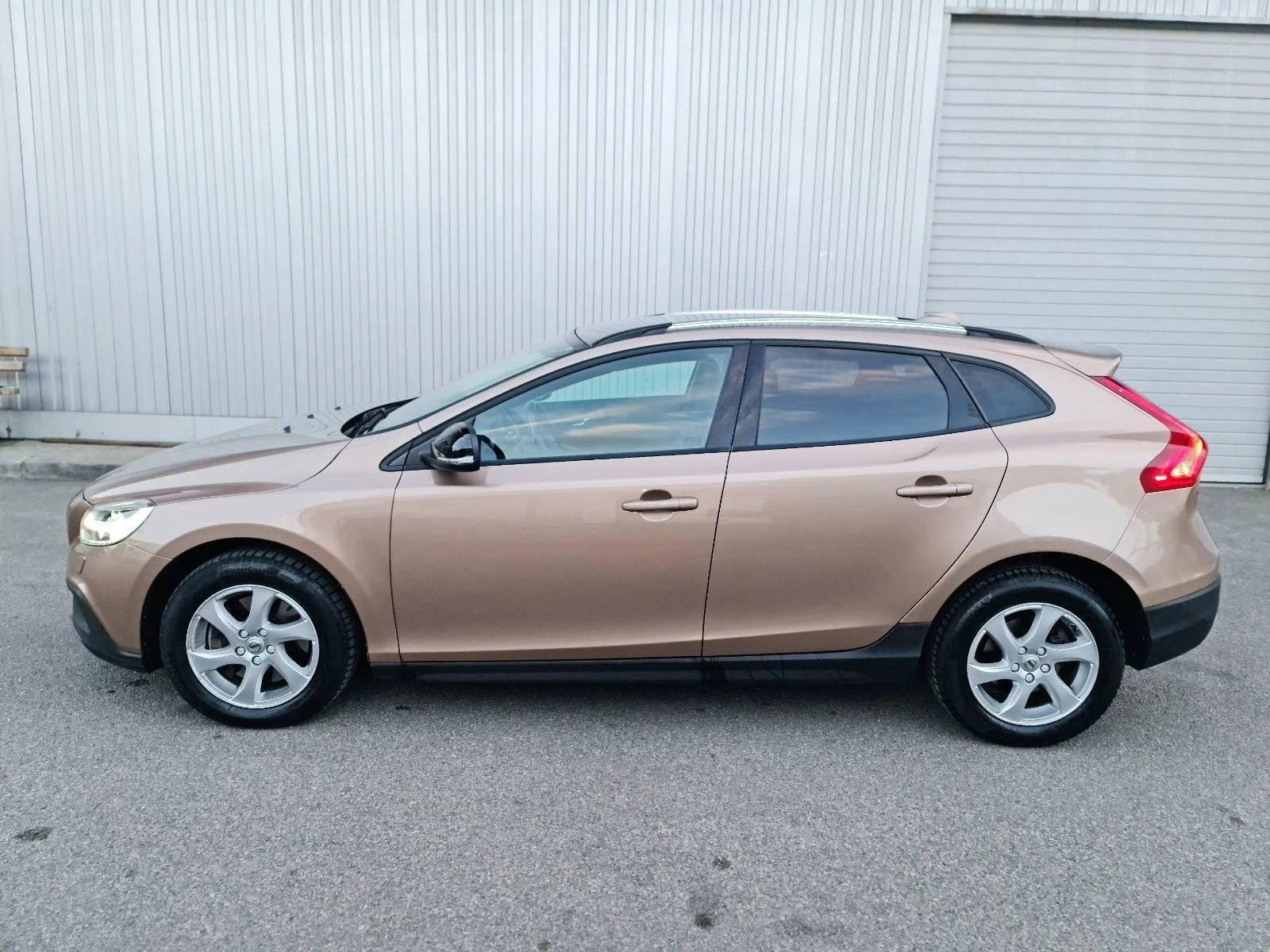 Volvo V40 Cross Country T4 AWD TURBO - изображение 5