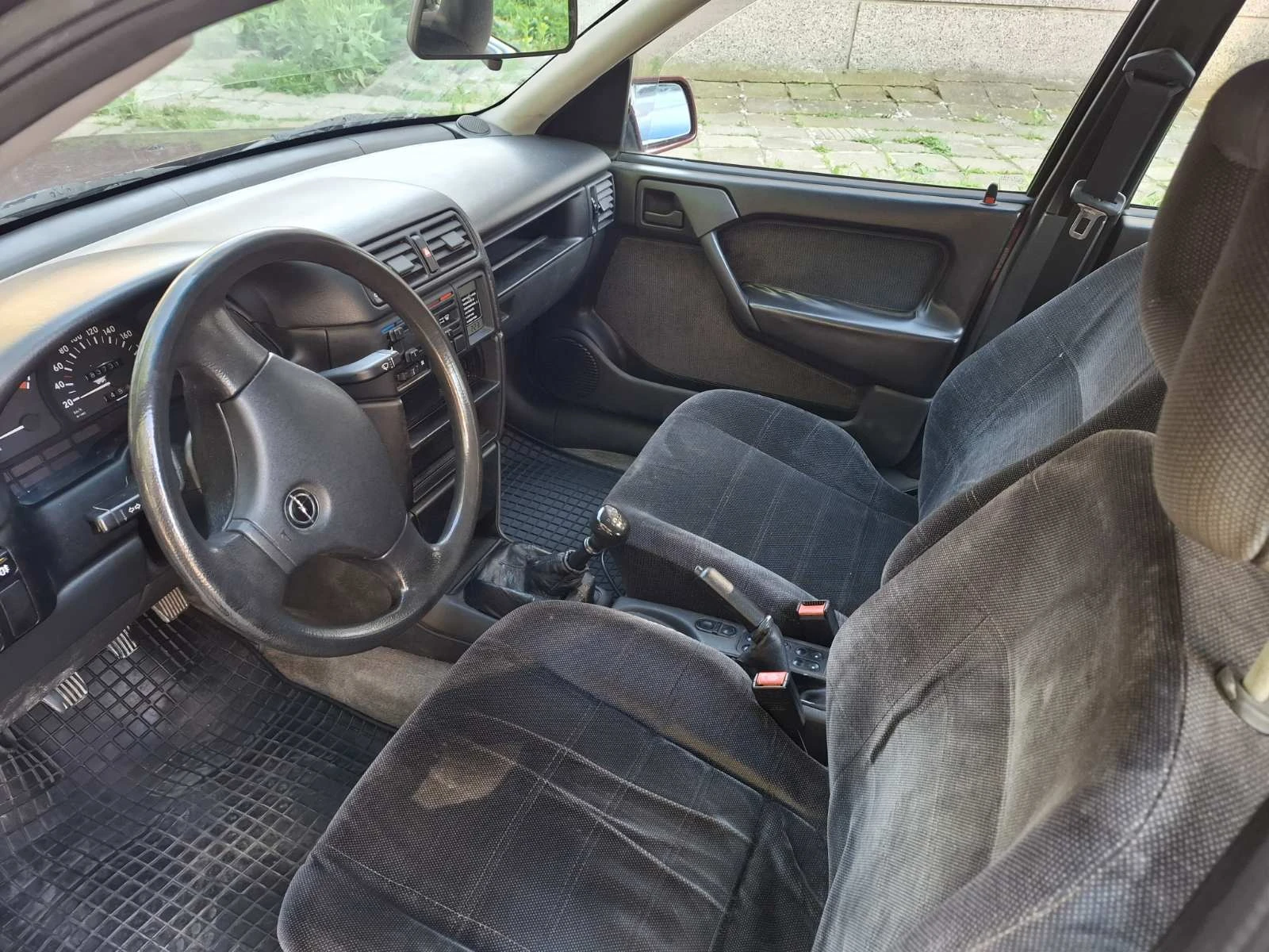 Opel Vectra 2.0i - изображение 9