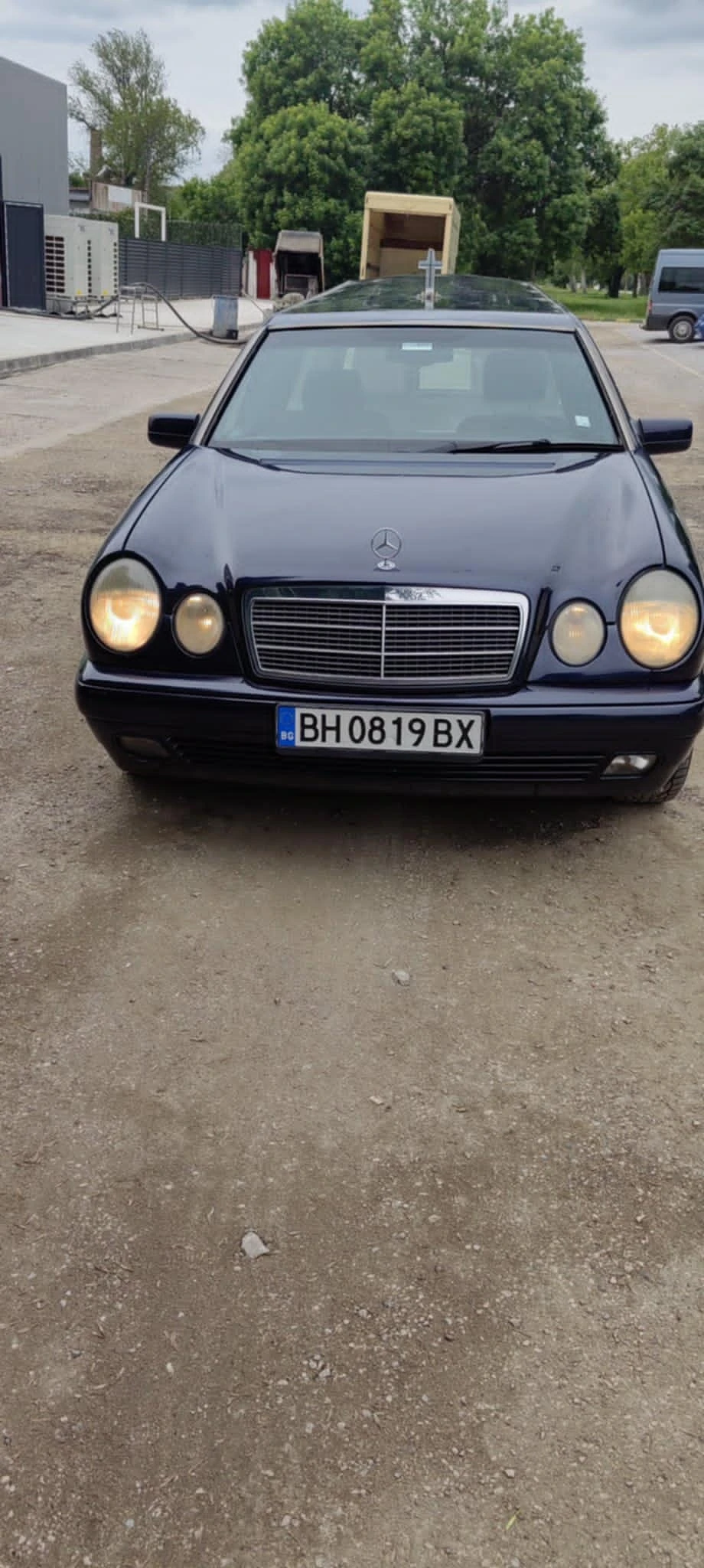 Mercedes-Benz E 200  - изображение 3