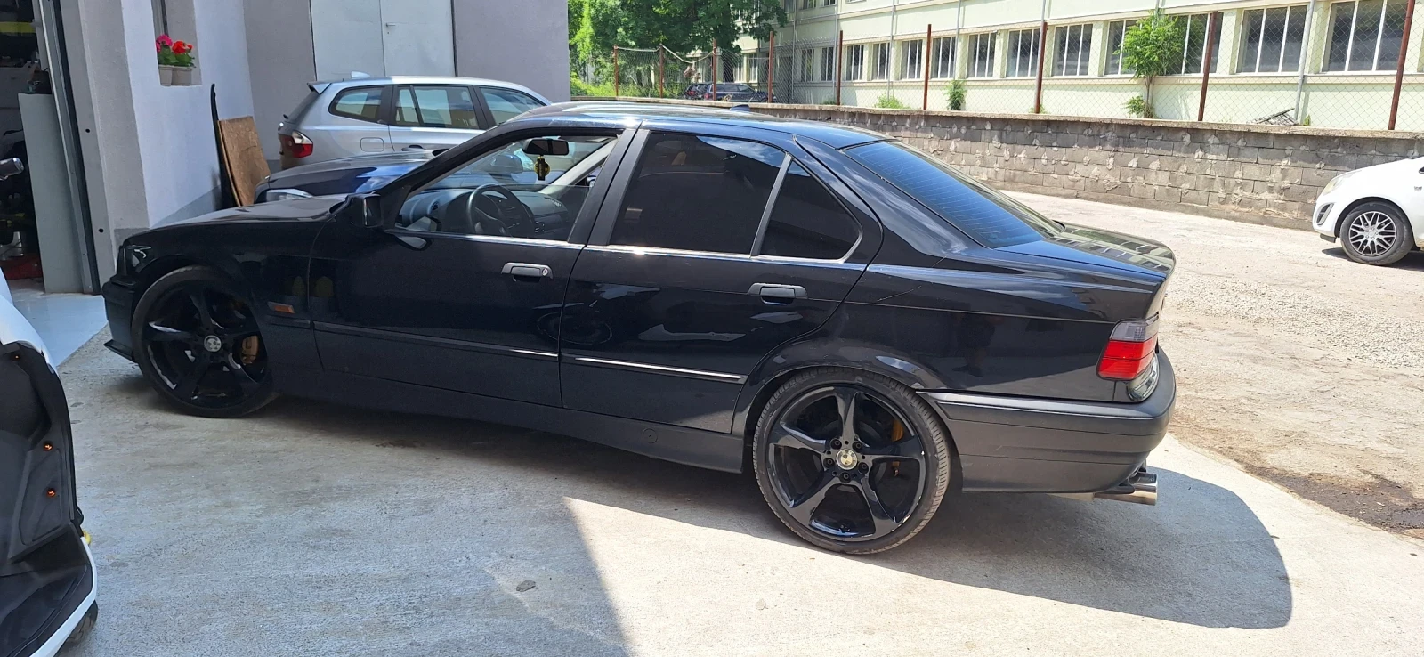 BMW 318 318i - изображение 3