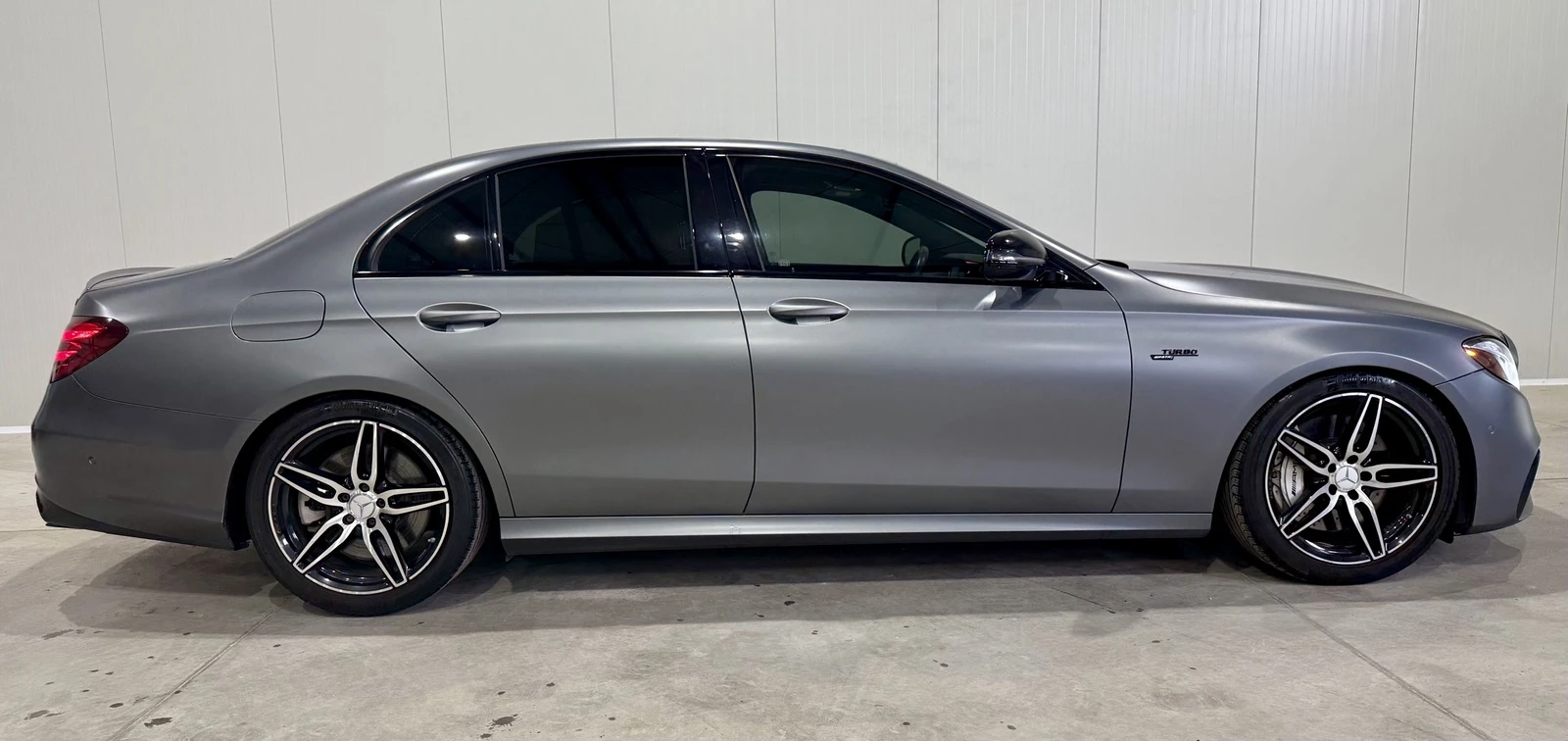 Mercedes-Benz E 53 AMG 4M Night Package - изображение 6