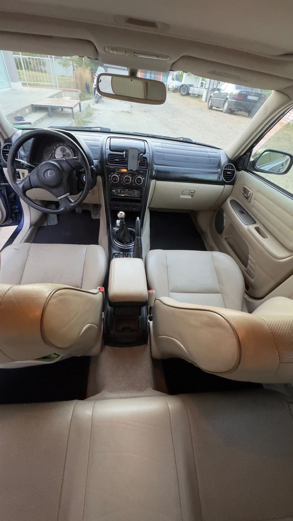 Lexus IS 200  - изображение 7