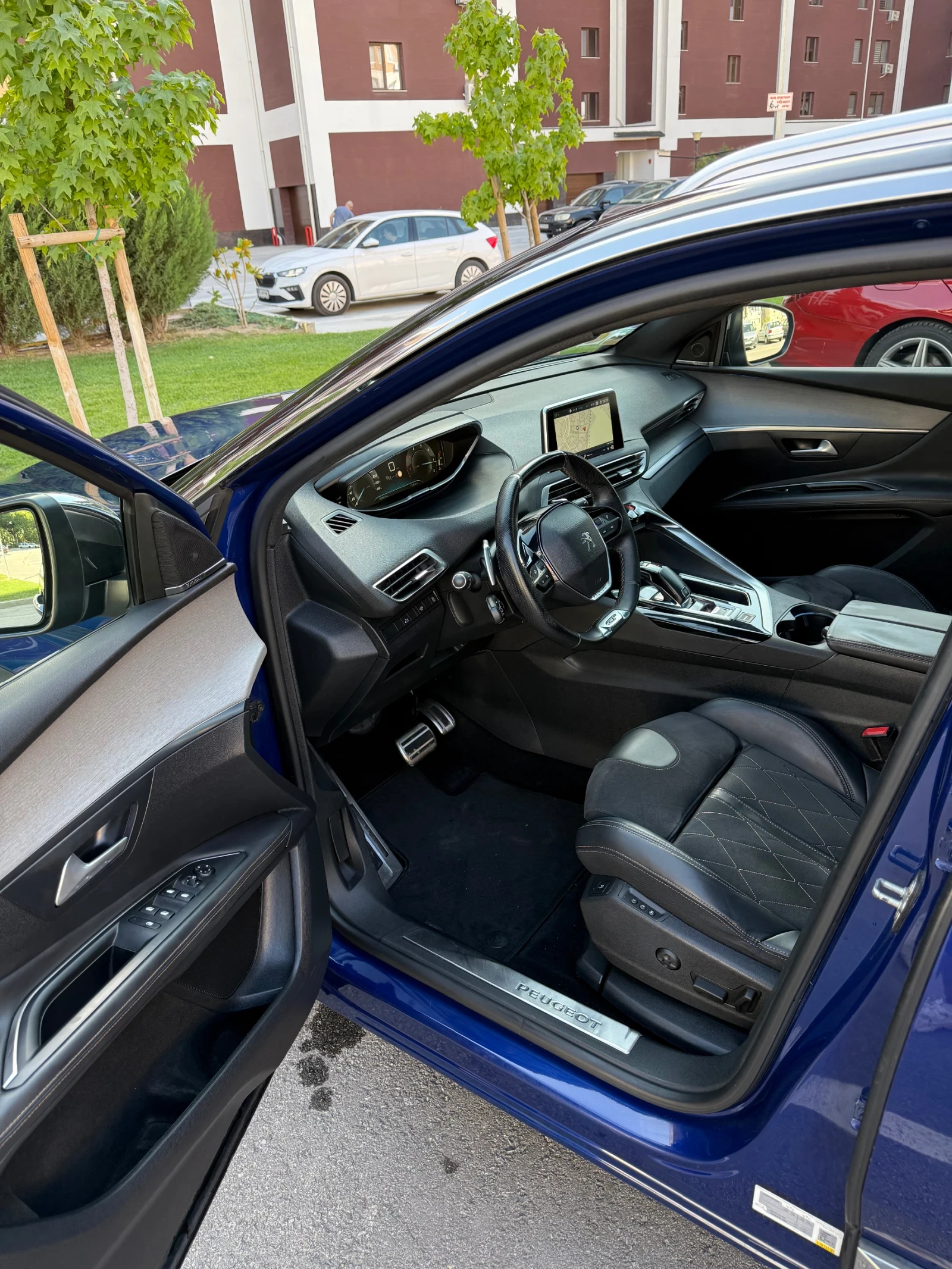 Peugeot 3008 GT/FullLED/Pano/Assist/360 | Mobile.bg   11