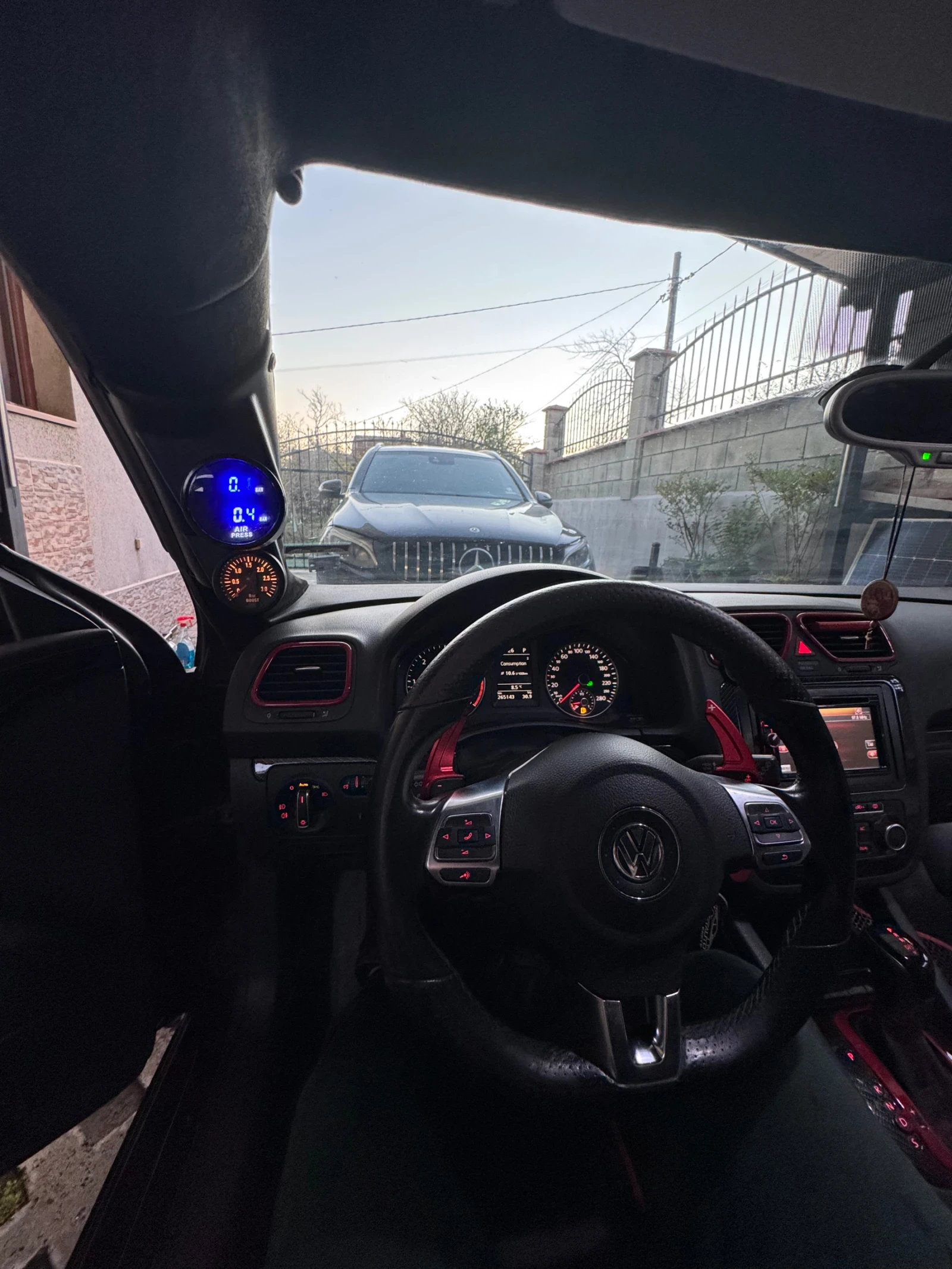 VW Scirocco 2.0 TDI, R pack, DSG, Air Suspension  | Mobile.bg   3