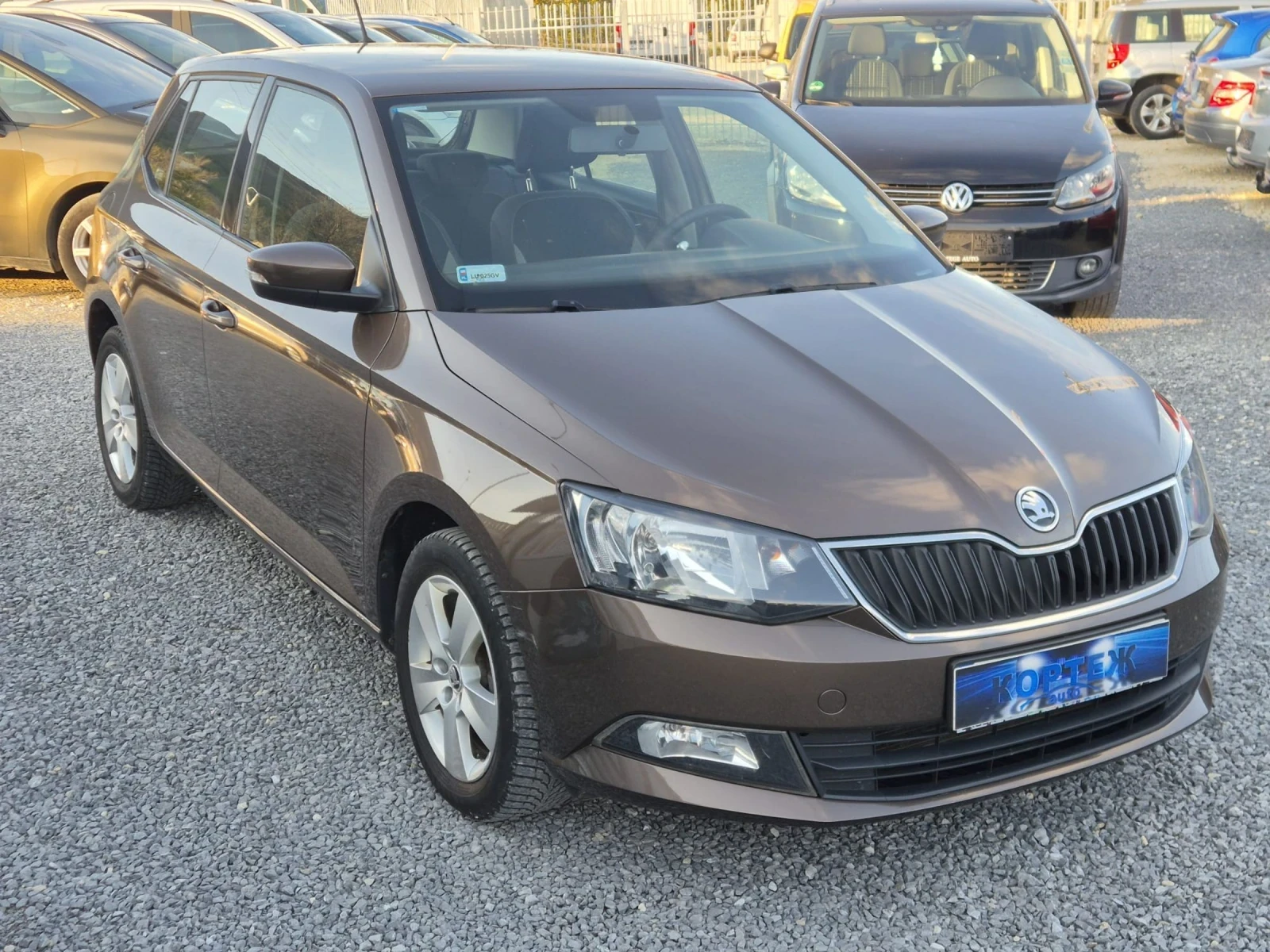 Skoda Fabia 1.0b, снимка 4 - Автомобили и джипове - 54067474