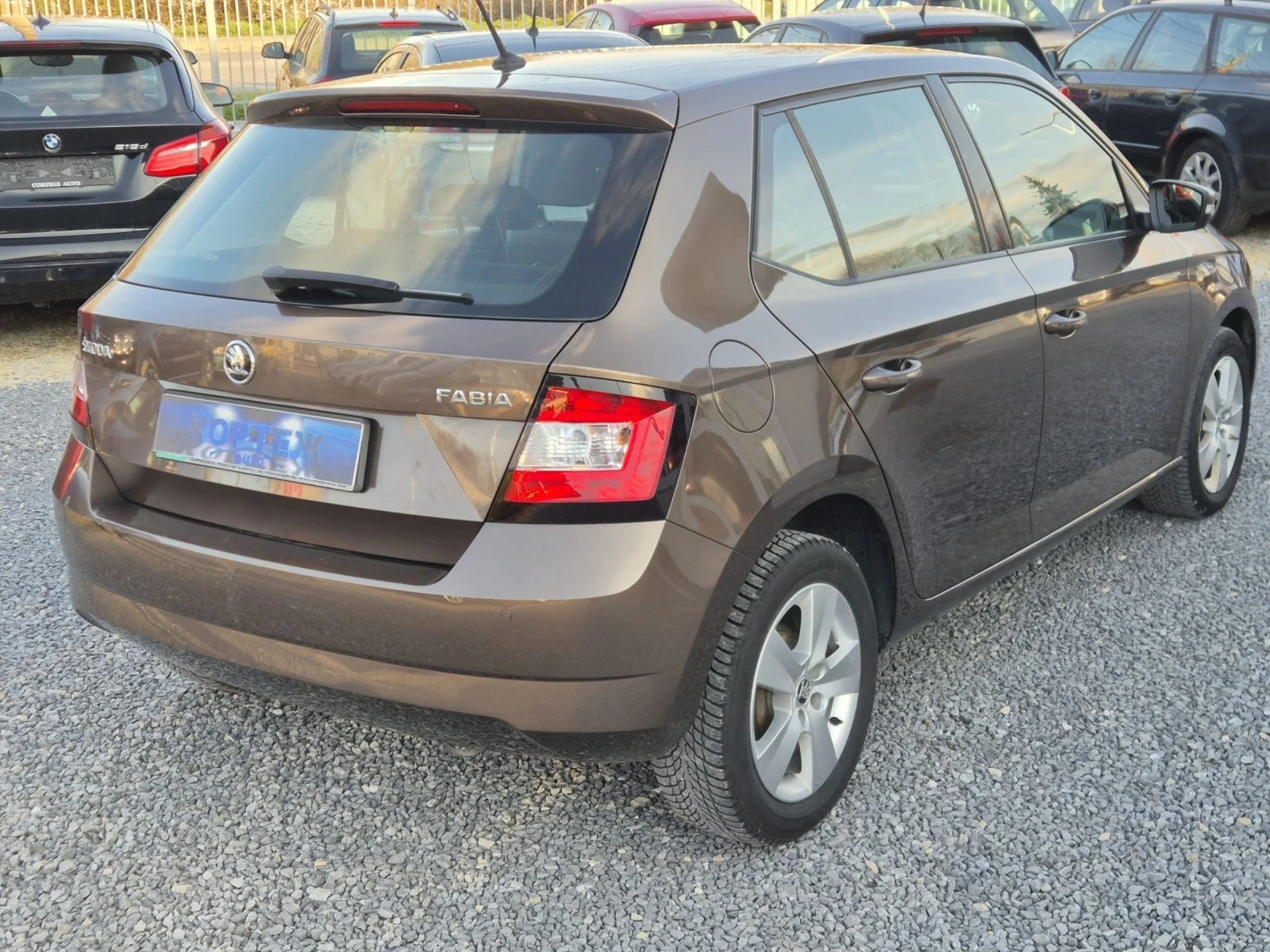 Skoda Fabia 1.0b, снимка 5 - Автомобили и джипове - 54067474