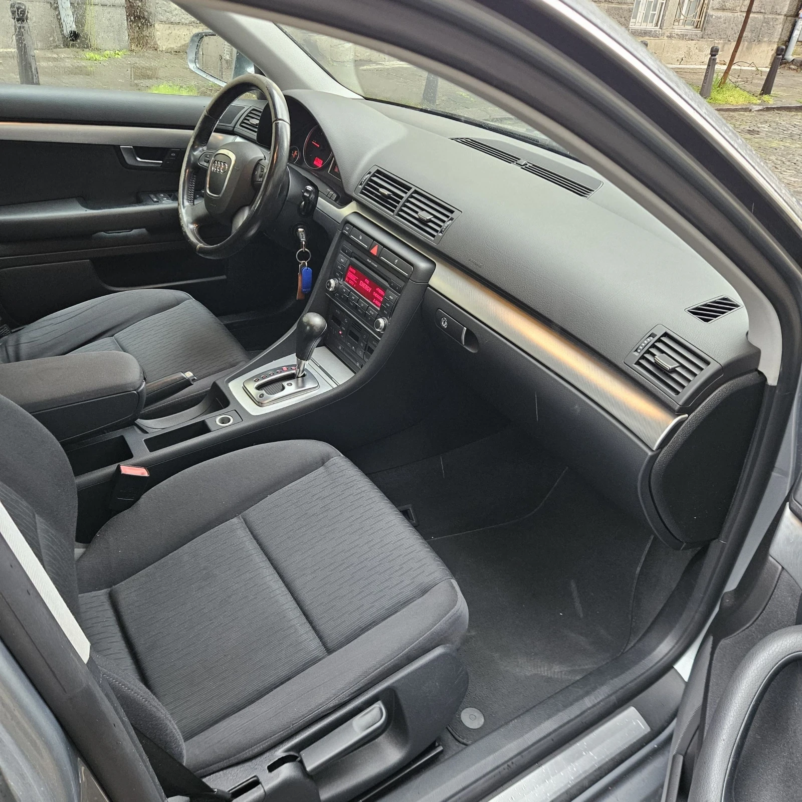 Audi A4 2.0 tdi автомат/ 126 хил.км, от Бг, снимка 8 - Автомобили и джипове - 54350800