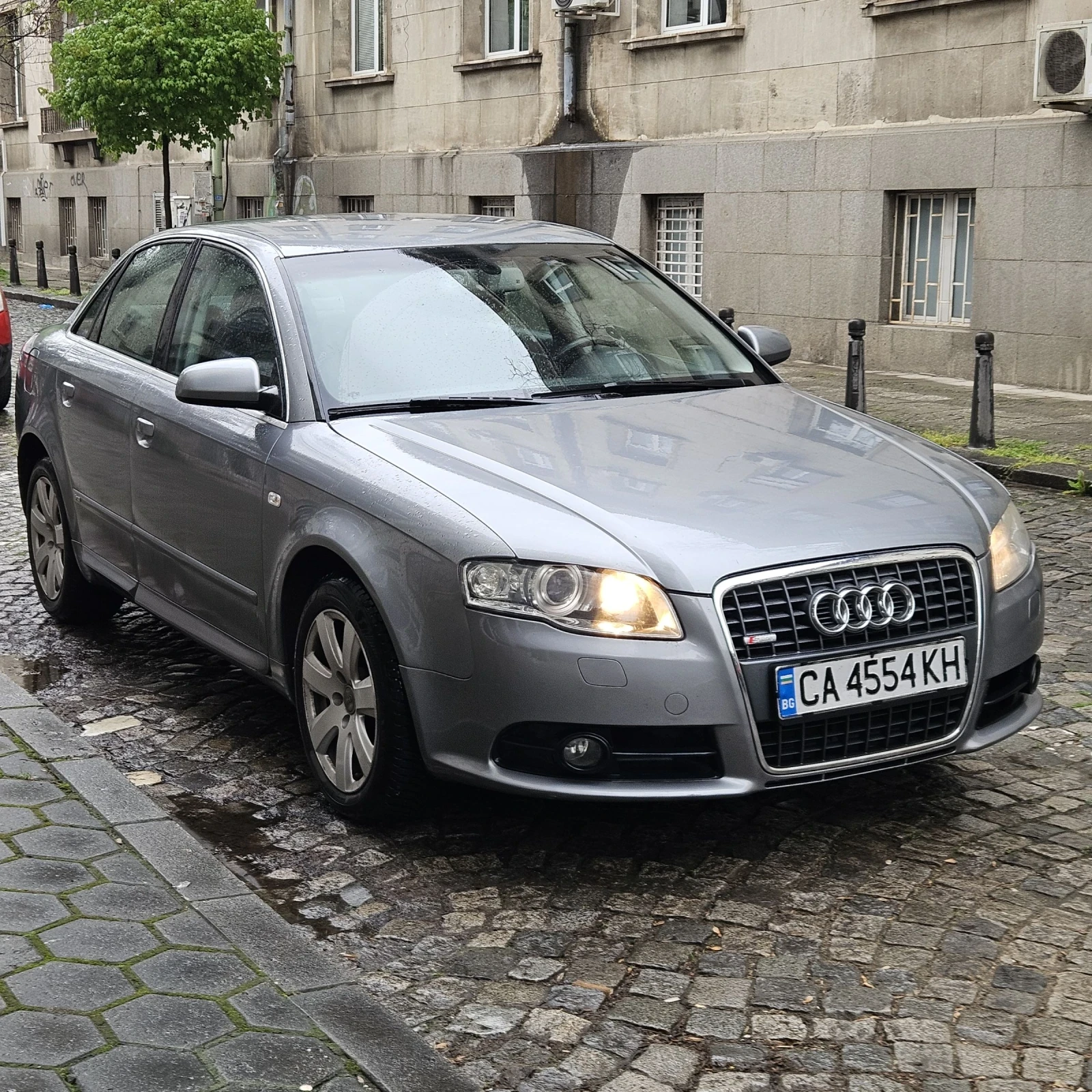 Audi A4 2.0 tdi автомат/ 126 хил.км, от Бг, снимка 3 - Автомобили и джипове - 54350800